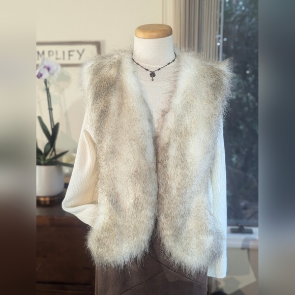 LaSeine Cardigan Gray Faux Fur Trim White Women's Size Medium - Picture 1 of 17